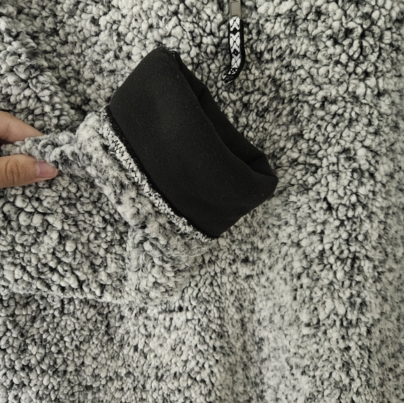 Cozy Gray Sherpa Pullover - Picture 3 of 4